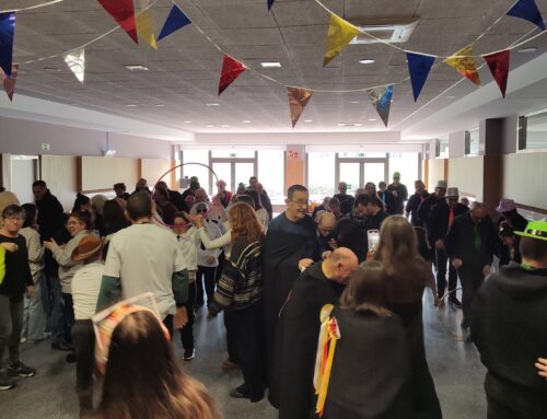 Les llars de Sant Tomàs celebren la seva festa anual fent un concurs de cançons